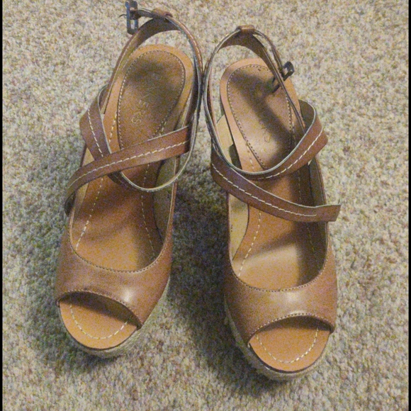 Bakers (heels) - Picture 2 of 3